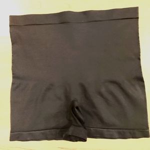 NWOT- AWESOME SKINNY GIRL BLACK SMOOTHERS & SHAPERS BOY SHORTS